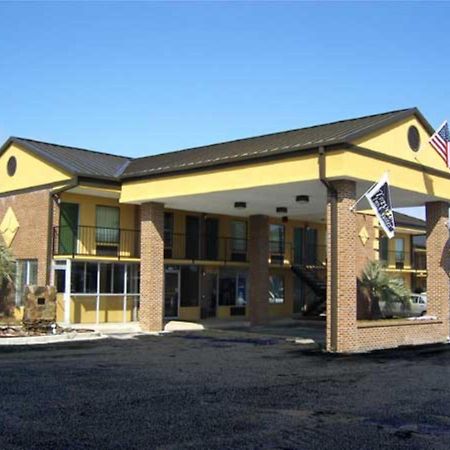 Travelers Inn & Suites Sumter Buitenkant foto