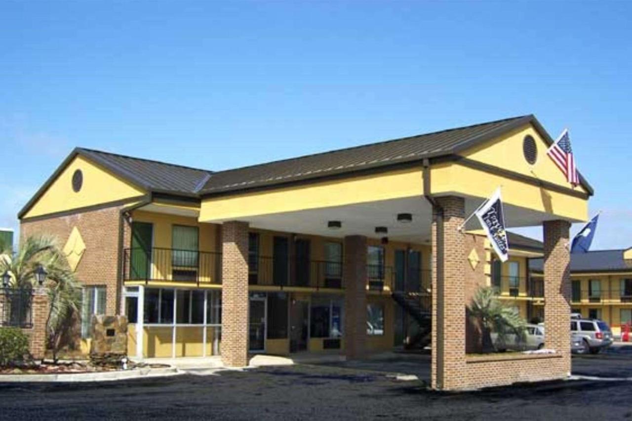 Travelers Inn & Suites Sumter Buitenkant foto
