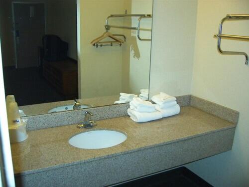 Travelers Inn & Suites Sumter Buitenkant foto