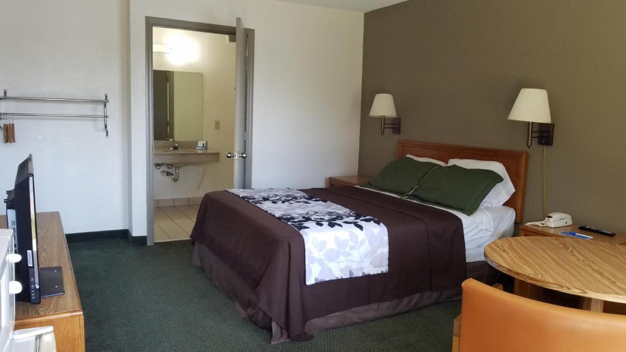 Travelers Inn & Suites Sumter Buitenkant foto