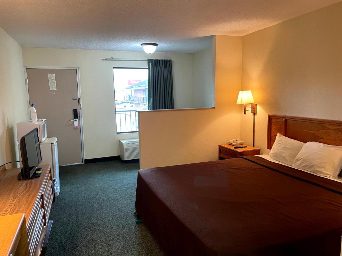 Travelers Inn & Suites Sumter Buitenkant foto